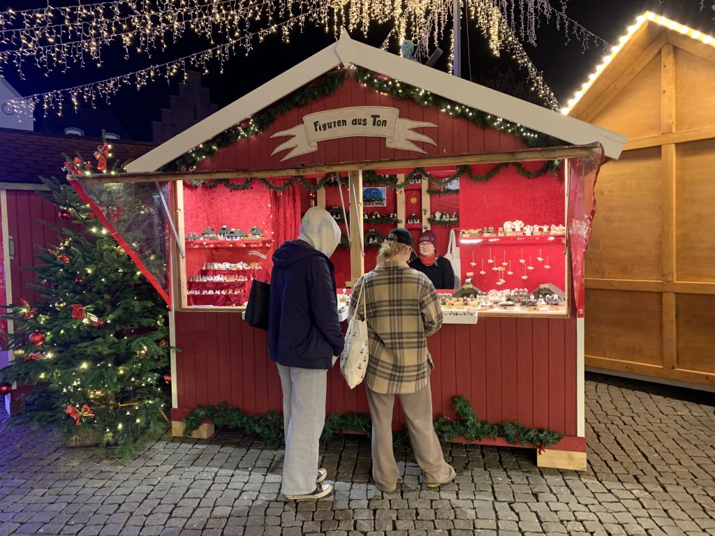 Claudis Weihnachtshütte